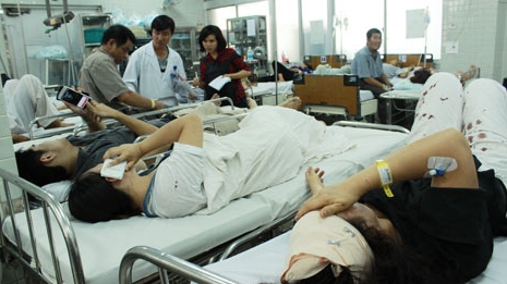 Va chạm trên đường cao tốc Long Thành, cả nhà phải nhập viện