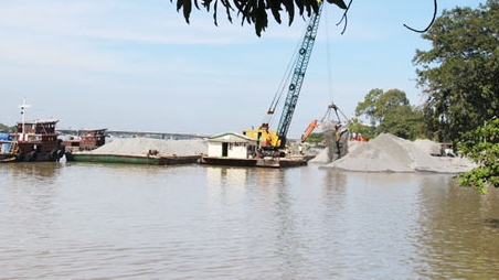 Truy nguồn gốc đất đá dùng để lấn sông Đồng Nai