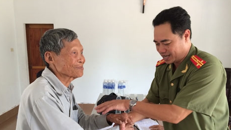 Bị khuyết tật vẫn làm tổ trưởng an ninh xuất sắc