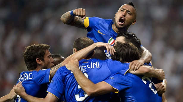 Hoà 1-1, Real thành cựu vương