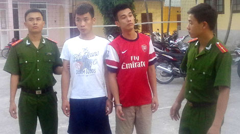 Vây bắt nhóm côn đồ 'rửa hận' bằng súng