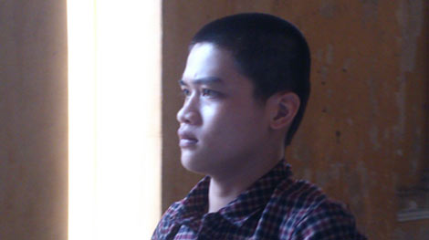 ‘Quần lót trái’ tố bạn nhậu giở trò đồi bại