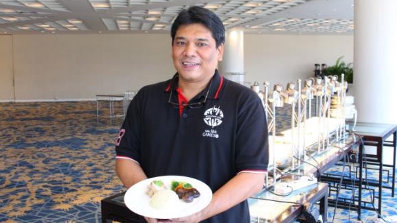 'Đột nhập' bếp ăn cho VĐV tại SEA Games 28