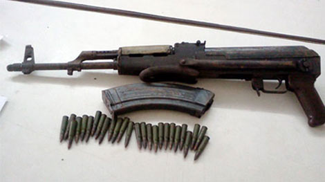 Bắt đối tượng tàng trữ vũ khí quân dụng trái phép