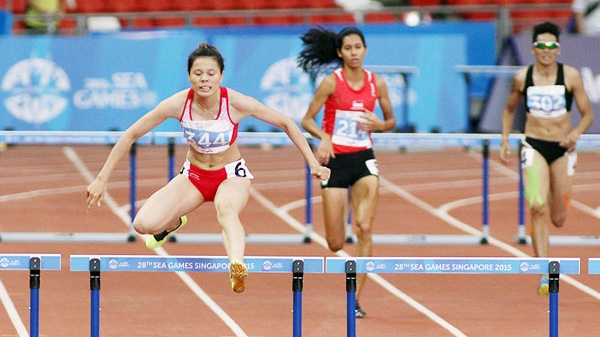 Điền kinh có huy chương vàng đầu tiên trong ngày