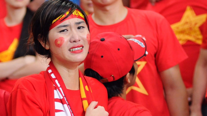 CĐV và cầu thủ U23 Việt Nam nước mắt chan chứa