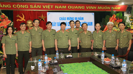 Người bạn đồng hành, gắn liền với mỗi chặng đường, mỗi chiến công của lực lượng CAND