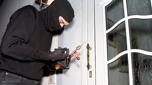 Kẻ trộm vàng ra đầu thú