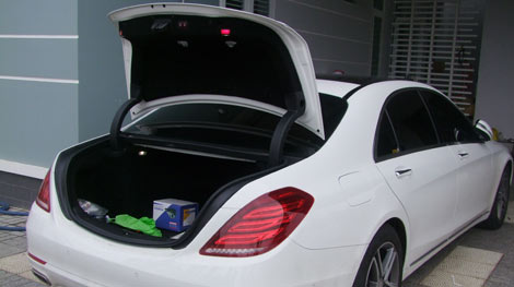 Chơi trốn tìm, 2 bé trai tử vong trong cốp xe ô tô