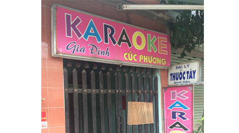 Đâm chết người vì ‘nhìn đểu’ ở quán karaoke