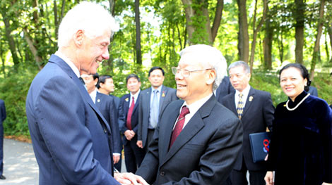 Tổng Bí thư Nguyễn Phú Trọng thăm gia đình nguyên Tổng thống Hoa Kỳ Bill Clinton