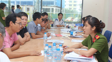 Đến tận chung cư đăng ký thường trú cho người dân