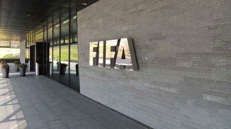 Chủ tịch FIFA cố gắng... câu giờ ?