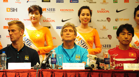 Soi mình vào Man xanh