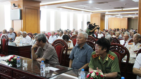 Gặp mặt cán bộ hưu trí nhân kỷ niệm 70 năm Ngày truyền thống CAND Việt Nam