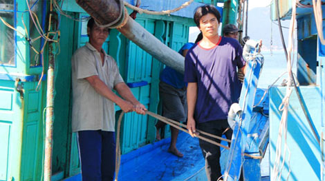 Kịp thời giải cứu tàu cá bị người nước ngoài khống chế