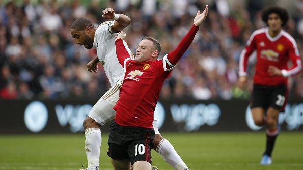 Man Utd lần thứ ba liên tiếp thua Swansea