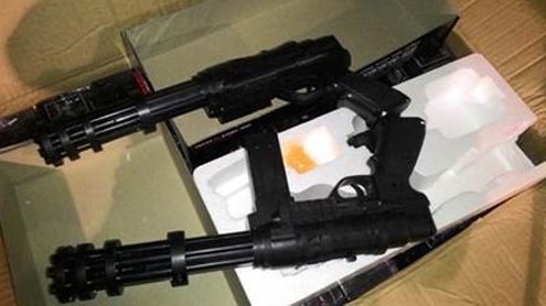 Bài 1: Trẻ bắn chơi, người lớn nhập viện