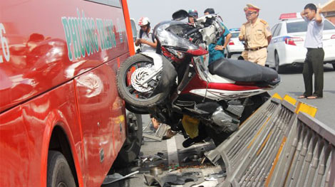 Tích cực điều trị cho các nạn nhân vụ TNGT tại cầu vượt Cây Gõ