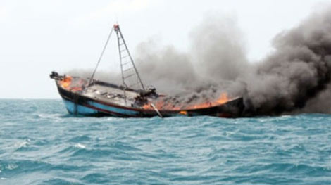 Cứu sống 3 ngư dân bị trôi dạt