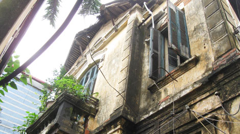 Cơ cực như sống trong biệt thự cổ