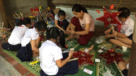 Tết Trung thu 2015: ‘Sống’ lại nhiều nghề truyền thống