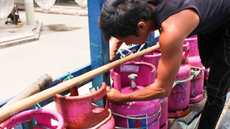 Cảnh báo những ‘quả bom gas’ trên tàu đánh cá