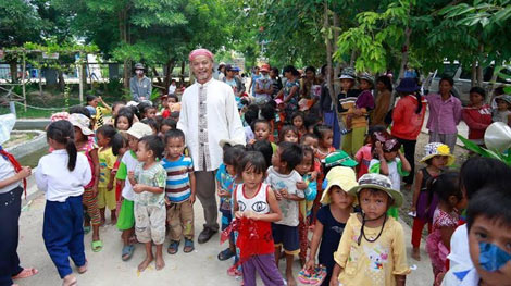 Tùy bút ‘Những cuộc đi và cái Nhà’ của Inrasara