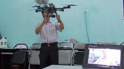 Thầy giáo trẻ chế tạo camera bay thương hiệu Việt Nam