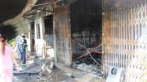 Cháy ba căn nhà trong hẻm