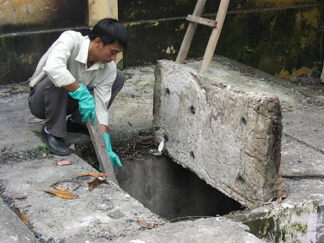 Xem xét tính phí xử lý môi trường vào giá dịch vụ y tế