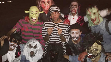 Phải xin lỗi vì kiểu ăn mừng... ma quỉ