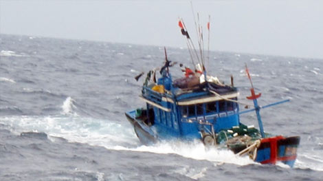 Cứu sống 4 thuyền viên bị chìm tàu trên biển Tây Nam