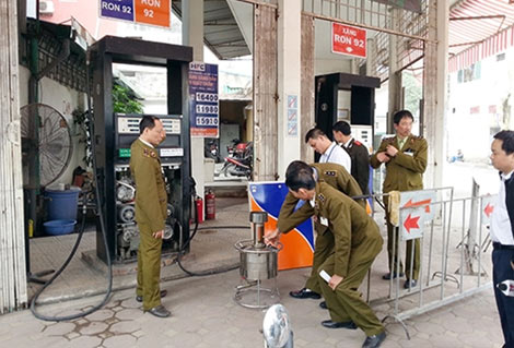 Vụ cây xăng gắn chíp gian lận: Bắt thêm 1 Trưởng phòng và 3 đồng phạm