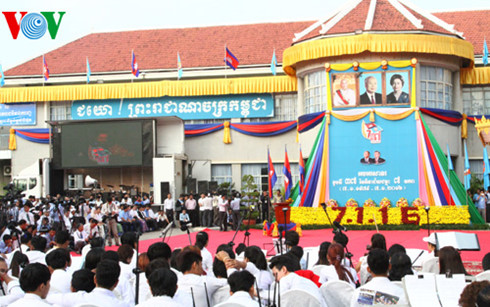  Thủ tướng Campuchia đánh giá cao sự giúp đỡ của quân tình nguyện Việt Nam