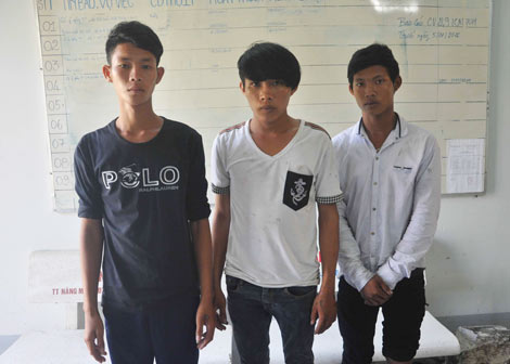 Xin tiền không được, đập xe cứu thương cho “bõ ghét”