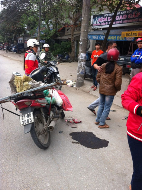 Say rượu lái xe máy đâm  bị thương một phụ nữ rồi bỏ chạy