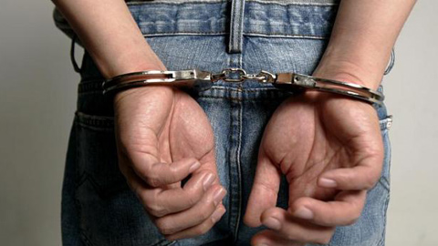 Bắt kẻ cầm đầu băng nhóm đến trường chém học sinh