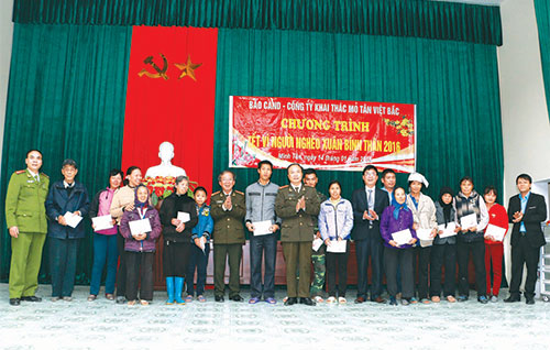 Xuân sớm bên sông Kinh Thầy