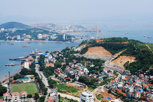 Nâng cao chất lượng quản trị và hành chính công, xây dựng thành phố du lịch Hạ Long