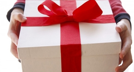 Tặng quà Tết cho hơn 1.400 hộ nghèo ở ven biển Đà Nẵng