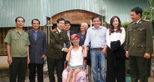 365 ngày tỏa sáng lòng nhân ái