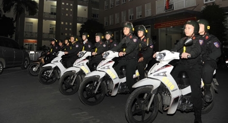 Trắng đêm để người dân vui xuân, đón Tết