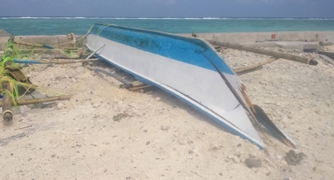 Hải quân đảo Sinh Tồn vượt sóng dữ cứu ngư dân Philippin