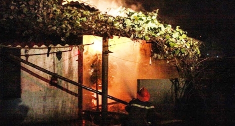 Chiến đấu với giặc lửa giữa đêm giao thừa