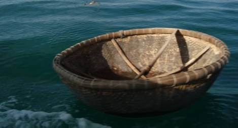 Lật thuyền thúng trên biển, một ngư dân mất tích