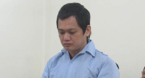 Suýt mất mạng vì đổ chất bẩn vào nhà con nợ