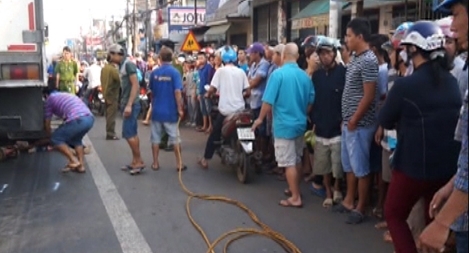 Nữ sinh lớp 11 bị xe tải cán tử vong