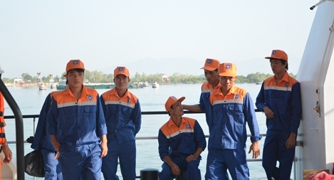 Cứu nạn thành công 10 thuyền viên tàu cá BĐ 95956 TS bị chìm trên biển Vũng Tàu