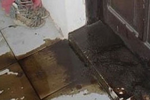 Nửa đêm mang dầu luyn và mắm tôm đi đòi nợ